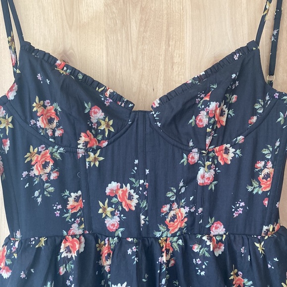 V. Chapman Lucetta Gown - Picture 2 of 5